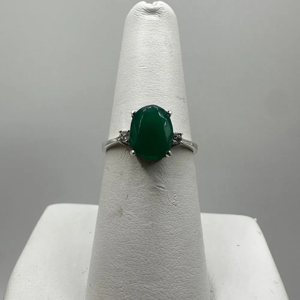 NWOT faceted, oval cut Chrysoprase w/ accent cz diamonds in sterling silver ring